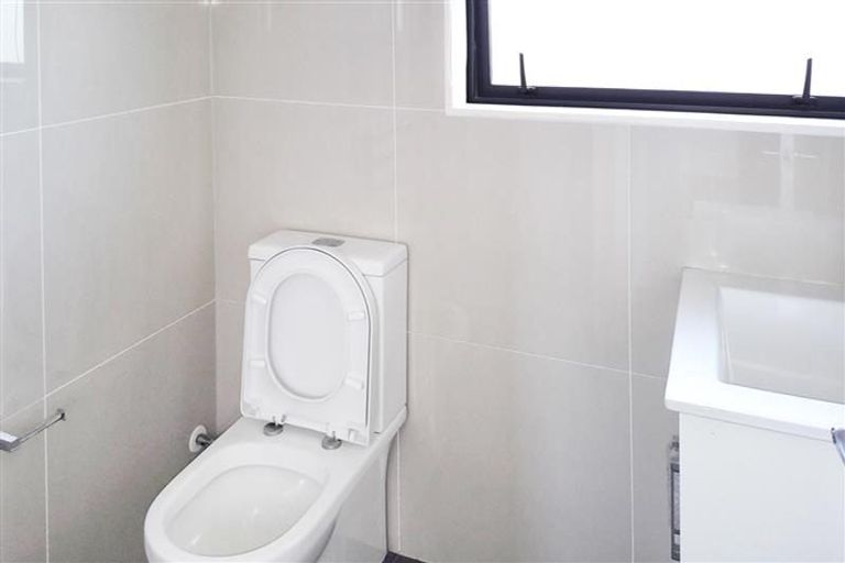 Photo of property in 63a Archibald Road, Kelston, Auckland, 0602