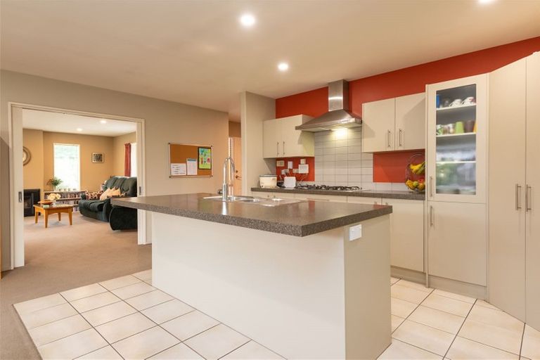 Photo of property in 132 Rothesay Road, Parklands, Christchurch, 8083