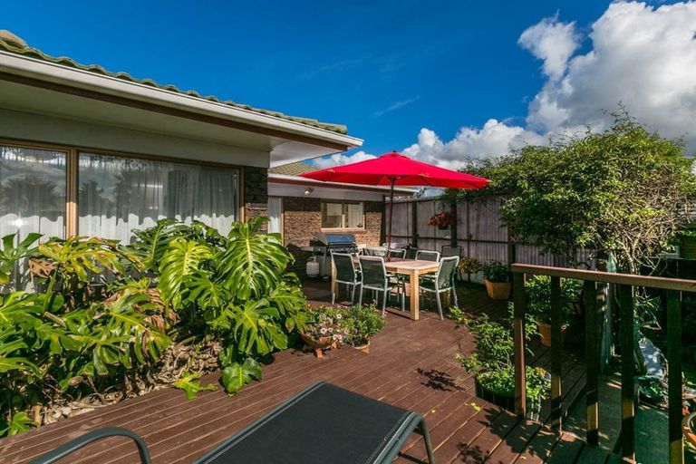 Photo of property in 13 Matuhi Rise, Henderson, Auckland, 0612