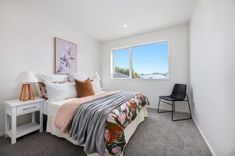 Photo of property in 3d Kingdale Road, Henderson, Auckland, 0610