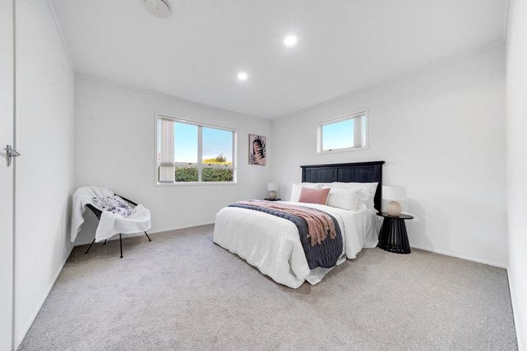 Photo of property in 8 Pukeroa Place, Papakura, 2110
