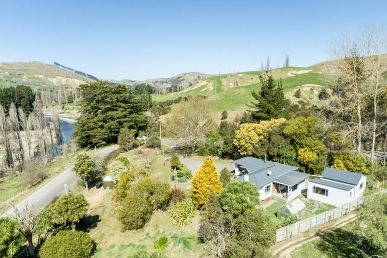 Photo of property in 309 Ellis Wallace Road, Eskdale, Napier, 4182