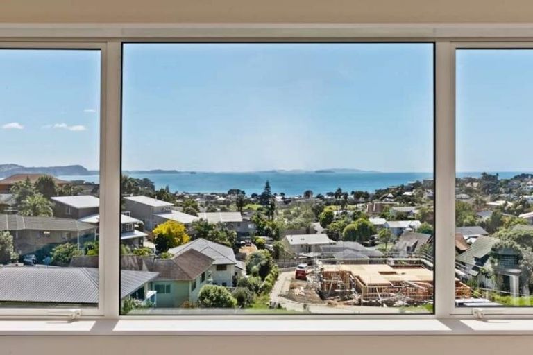 Photo of property in 188 Whangaparaoa Road, Red Beach, 0932