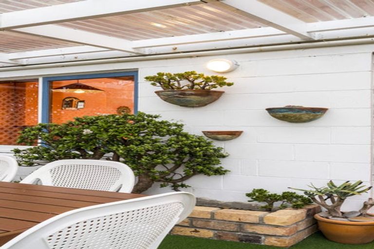 Photo of property in 51 Spence Road, Henderson, Auckland, 0612