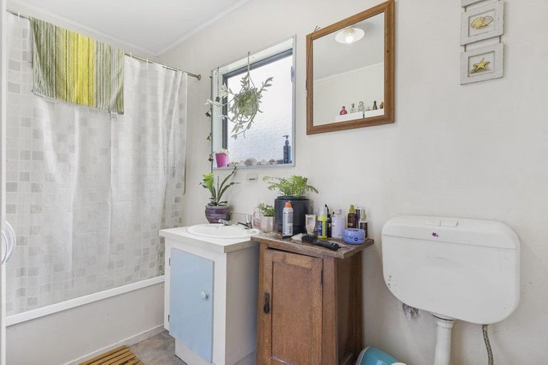 Photo of property in 1/45 Withers Road, Glen Eden, Auckland, 0602