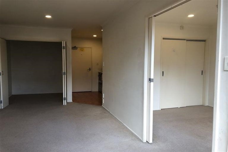 Photo of property in 5c/30 Westward Ho, Glen Eden, Auckland, 0602