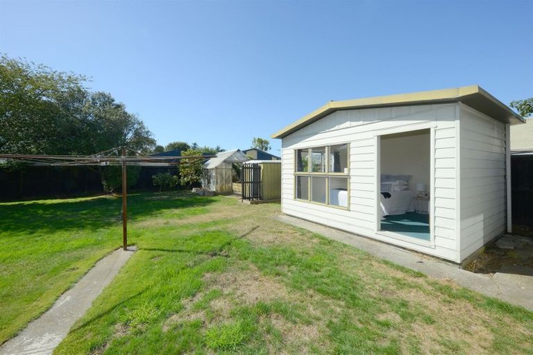 Photo of property in 39 Middlepark Road, Sockburn, Christchurch, 8042