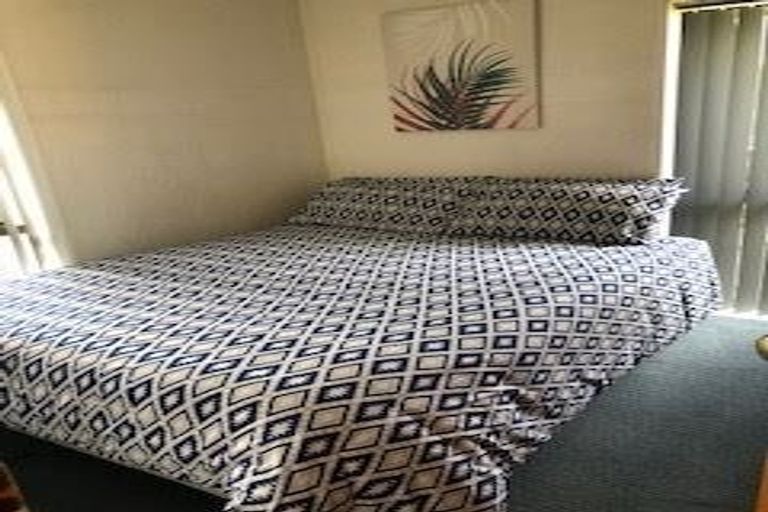 Photo of property in 1/25 Golfland Drive, Golflands, Auckland, 2013