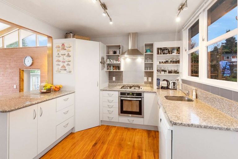 Photo of property in 401 Pukehangi Road, Pomare, Rotorua, 3015