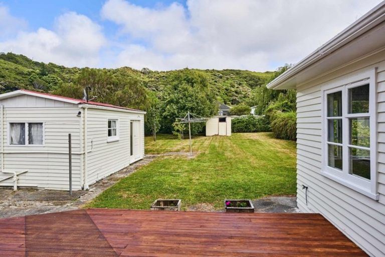 Photo of property in 39 Westminster Road, Wainuiomata, Lower Hutt, 5014