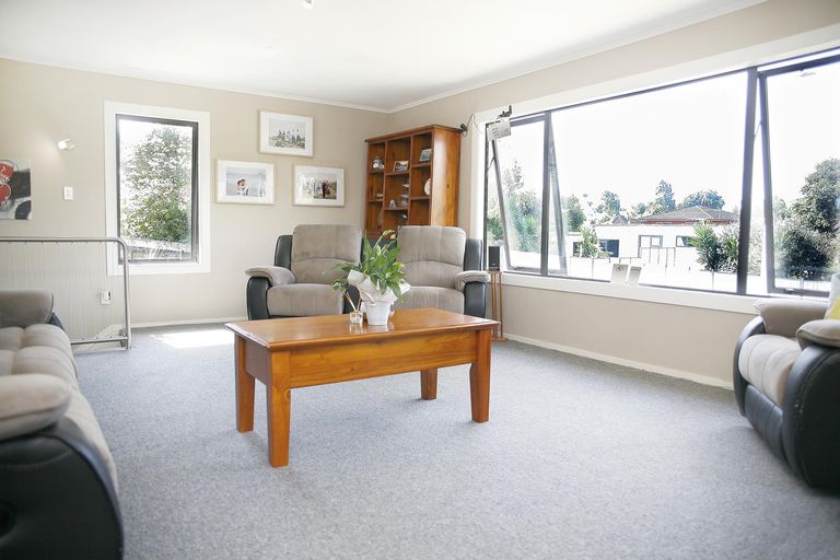 Photo of property in 8 Kavanagh Place, Opaheke, Papakura, 2113