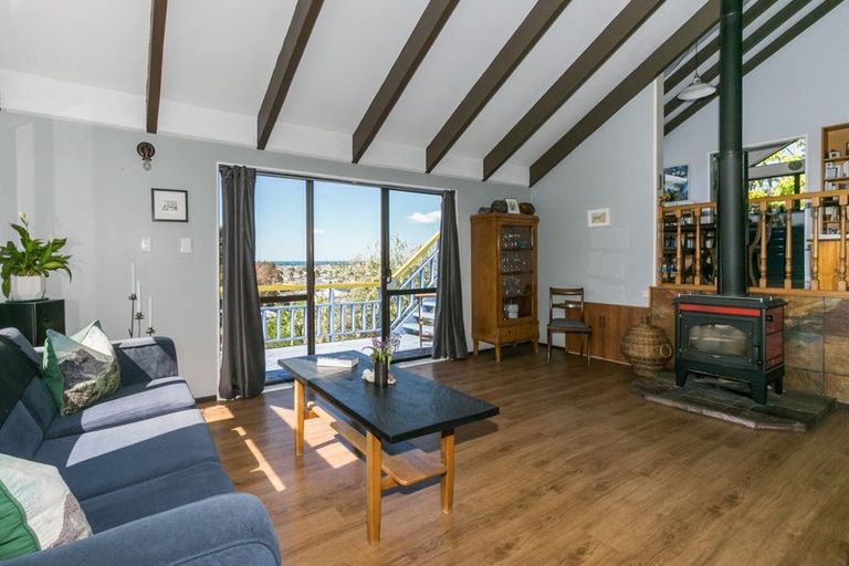 Photo of property in 11a Guys Hill Road, Hospital Hill, Napier, 4110