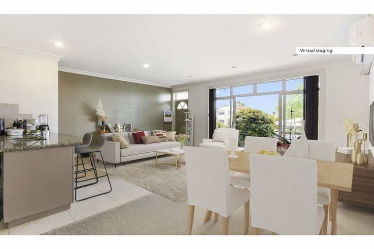 Photo of property in 4/126 Stancombe Road, Flat Bush, Auckland, 2016