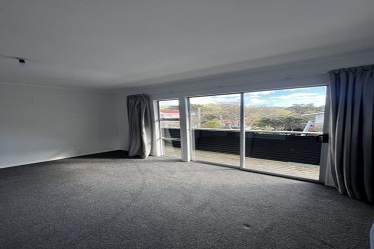 Photo of property in 74 Montreal Grove, Kingston, Wellington, 6021