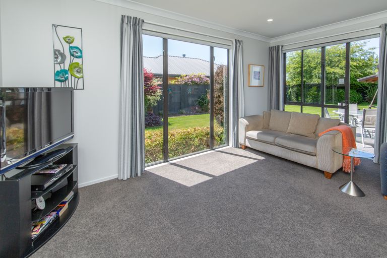 Photo of property in 15 Mistral Road, Northwood, Christchurch, 8051