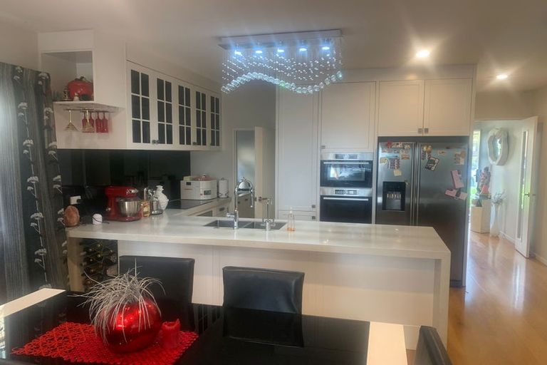 Photo of property in 8 Azzurro Way, Flat Bush, Auckland, 2019