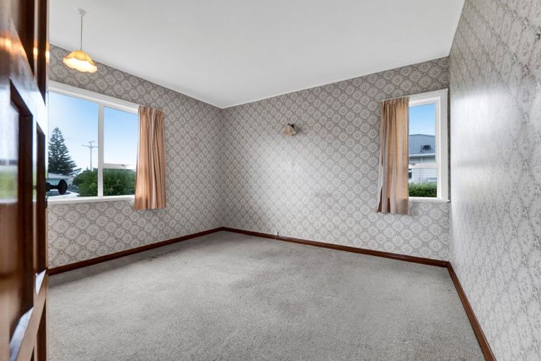 Photo of property in 47 Domett Street, Opunake, 4616