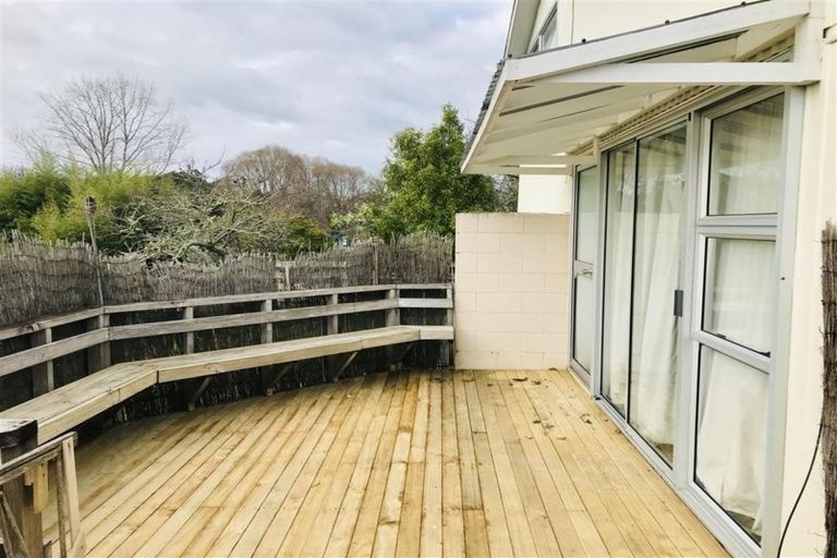 Photo of property in 2/27 Brandon Road, Glen Eden, Auckland, 0602