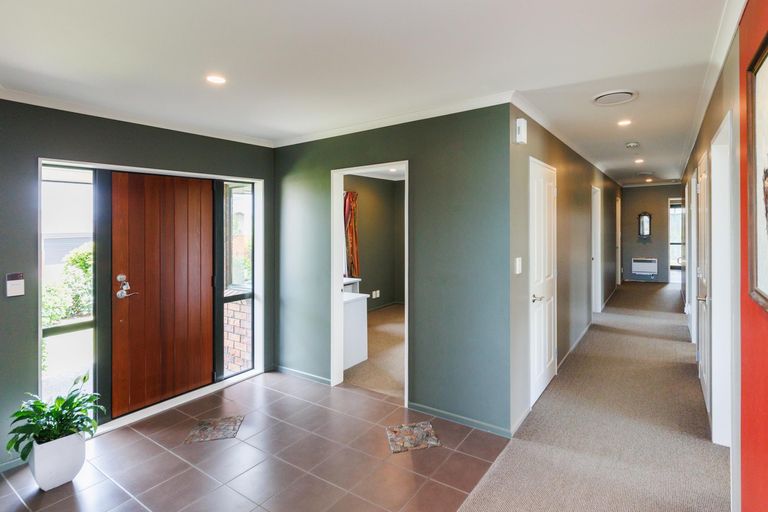 Photo of property in 2 Masefield Terrace, Kelvin Grove, Palmerston North, 4414