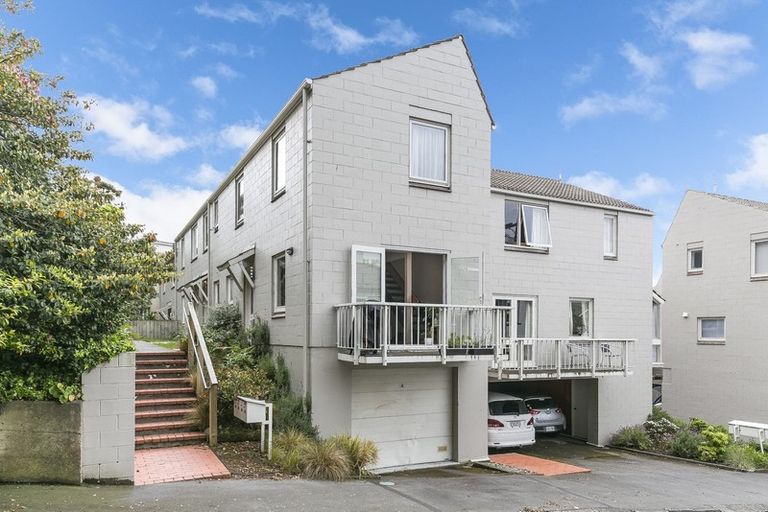 Photo of property in 24 Cottleville Terrace, Thorndon, Wellington, 6011