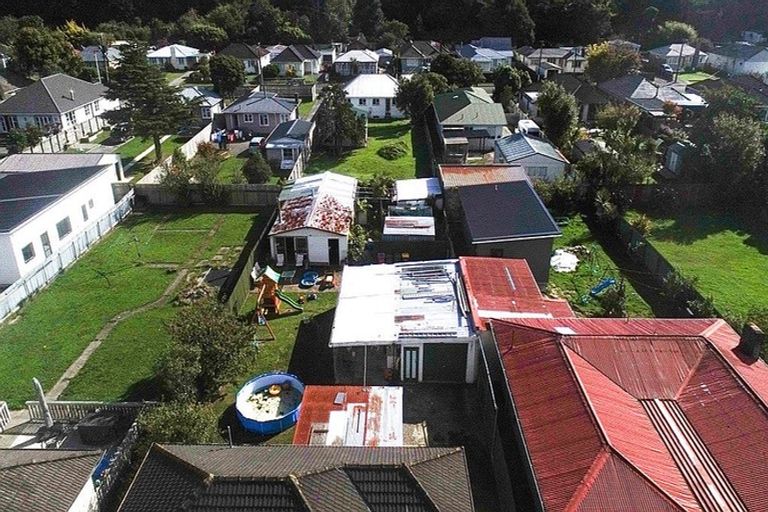 Photo of property in 61 Wellington Road, Wainuiomata, Lower Hutt, 5014