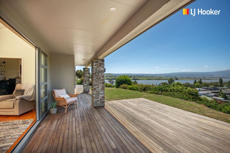 Photo of property in 21a Castle Street, Waihola, Milton, 9073