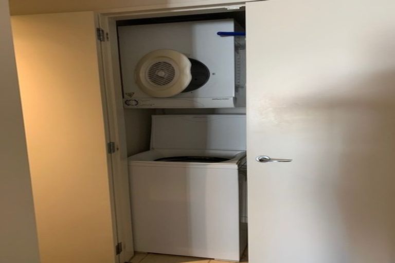 Photo of property in Monument Apartments, 2c/245 Wakefield Street, Te Aro, Wellington, 6011