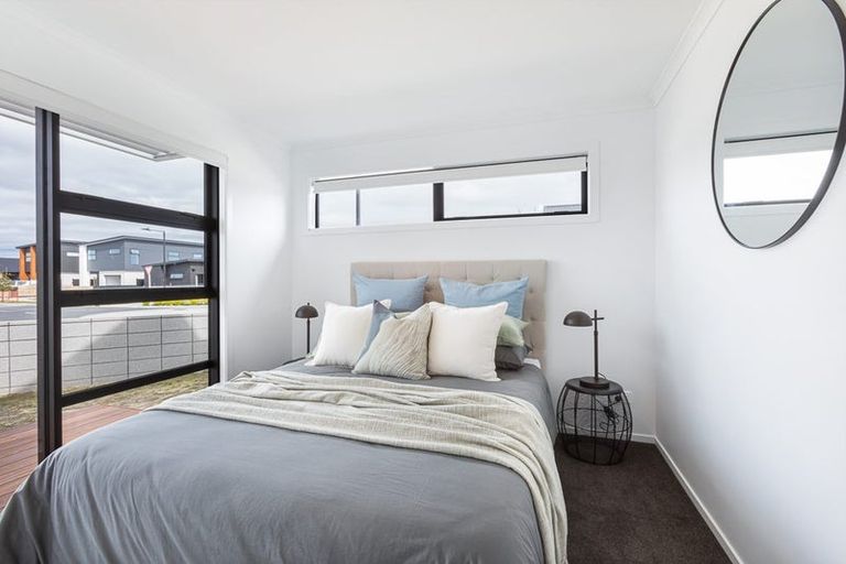 Photo of property in 24 Atutahi Lane, Papamoa, 3118