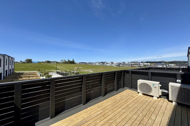 Photo of property in 202b Henwood Road, Westgate, 0814