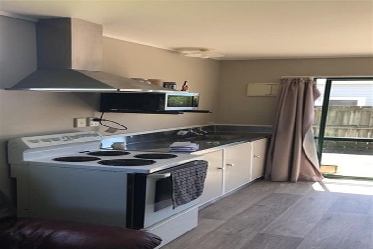 Photo of property in 12a Karamu Street, Strandon, New Plymouth, 4312