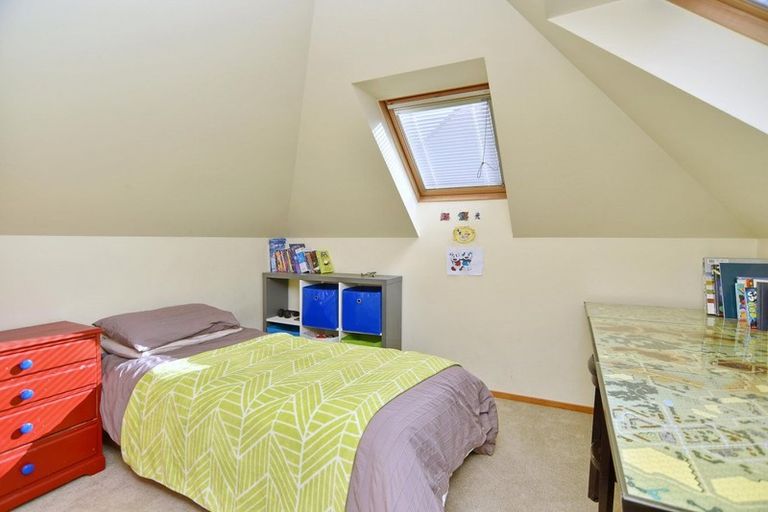 Photo of property in 114b Avonhead Road, Avonhead, Christchurch, 8042