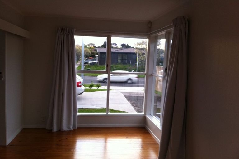 Photo of property in 44 Gossamer Drive, Pakuranga Heights, Auckland, 2010