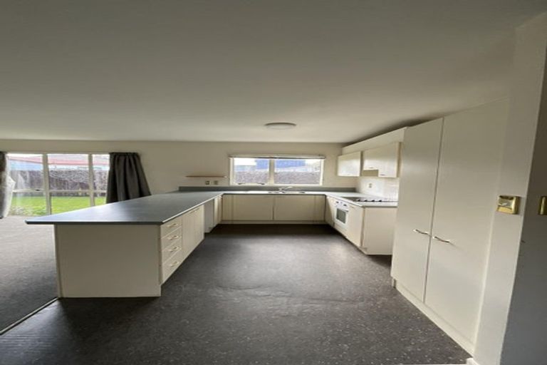 Photo of property in 6 Blue Gum Place, New Brighton, Christchurch, 8083