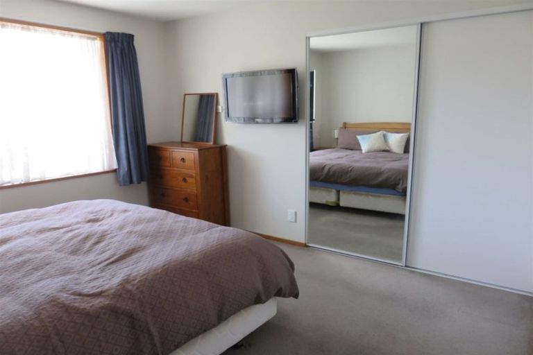 Photo of property in 15 Rolfe Place, Bishopdale, Christchurch, 8053