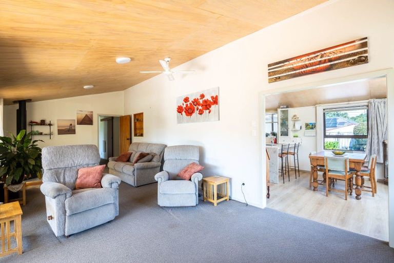 Photo of property in 30 Takiroa Street, Urenui, 4375