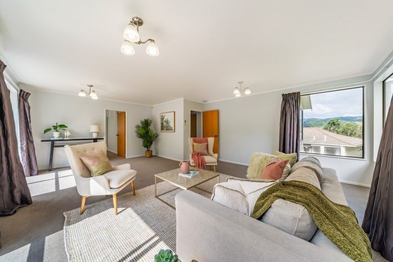 Photo of property in 14 Cullen Place, Tawa, Wellington, 5028