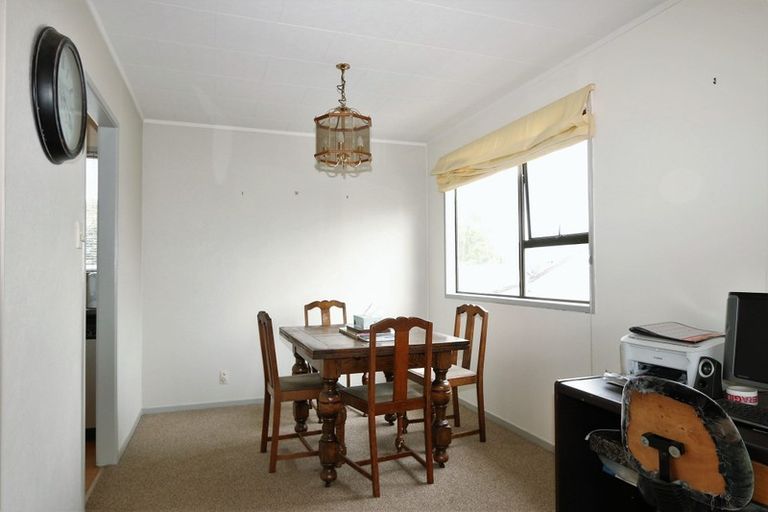Photo of property in 19 Cairngorm Place, Highland Park, Auckland, 2010