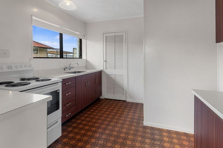 Photo of property in 27 Kamo Road, Regent, Whangarei, 0112