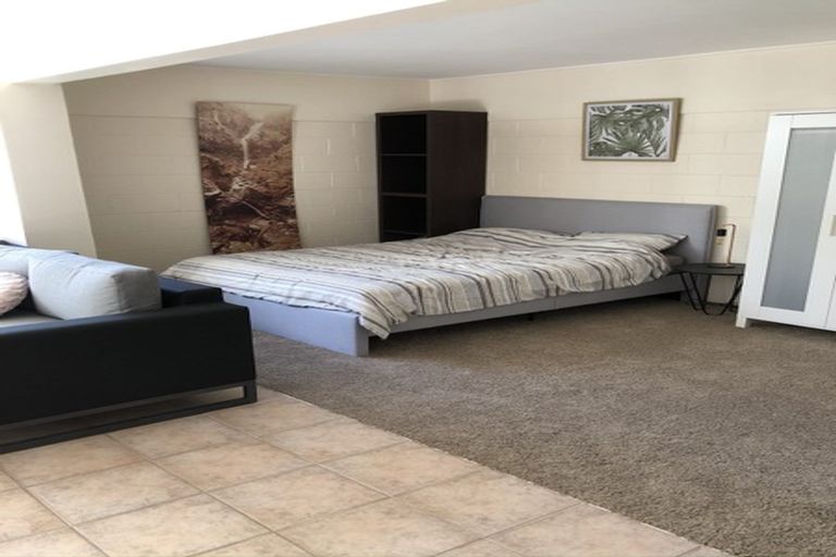 Photo of property in 45 Mana View Road, Paremata, Porirua, 5026