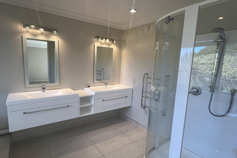 Photo of property in 71 Winara Avenue, Waikanae, 5036