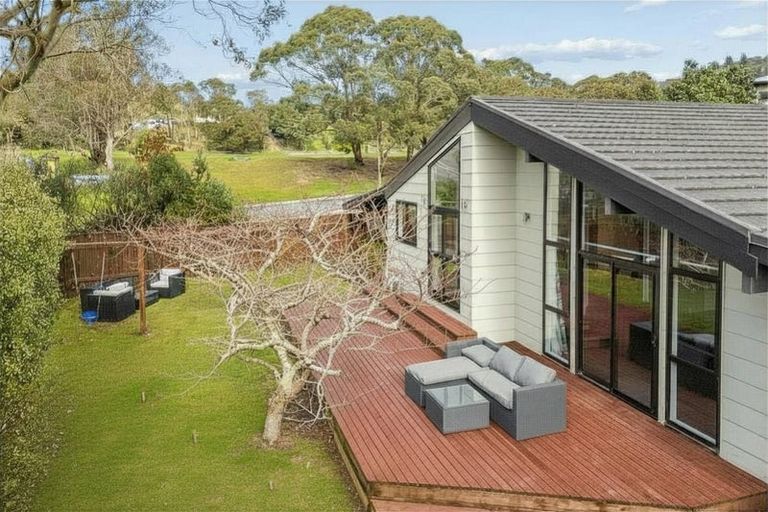 Photo of property in 26 Woolwich Close, Whitby, Porirua, 5024