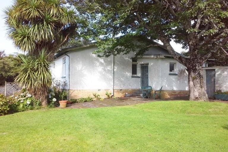 Photo of property in 46 Brooklands Road, Brooklands, New Plymouth, 4310