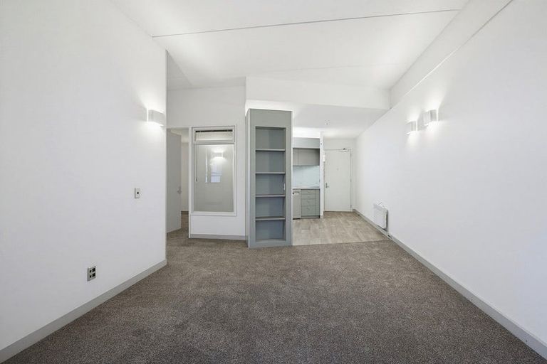 Photo of property in Gerondis Bldg Apartments, 201/60 Willis Street, Wellington Central, Wellington, 6011