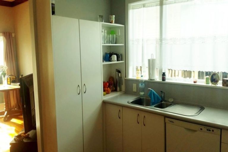 Photo of property in 4050 Great North Road, Glen Eden, Auckland, 0602