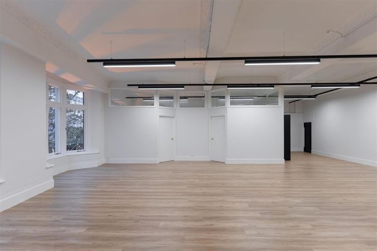 Photo of property in 1e Queen Street, New Plymouth, 4310