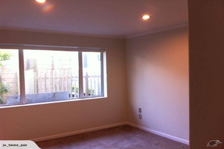 Photo of property in 40 Corricvale Way, Northcross, Auckland, 0630