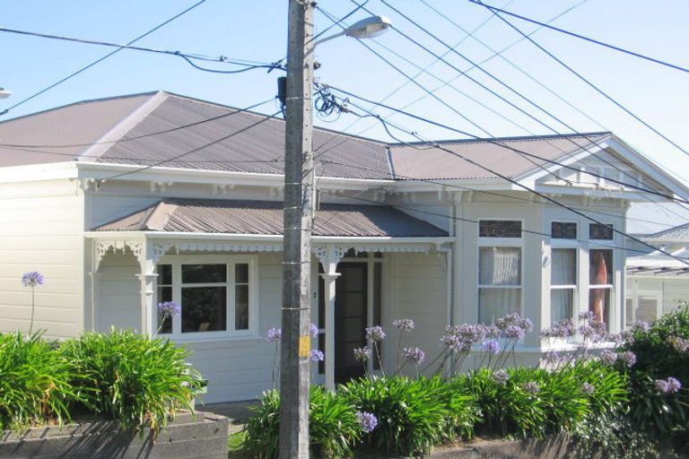 Photo of property in 2 Shannon Street, Mount Victoria, Wellington, 6011