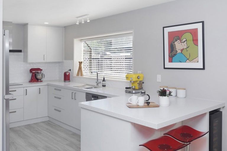 Photo of property in 271 Queenspark Drive, Parklands, Christchurch, 8083