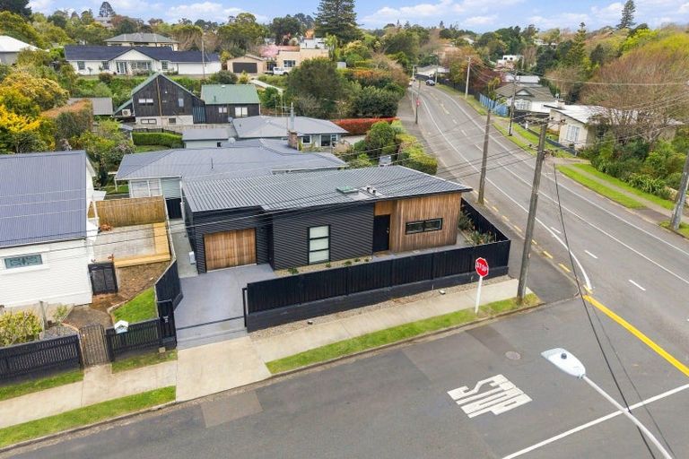 Photo of property in 2d Saint Leonard Street, Saint Johns Hill, Whanganui, 4501