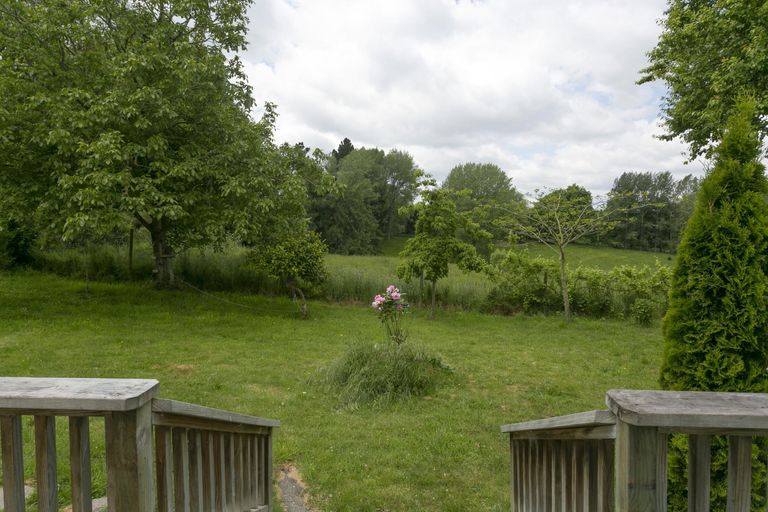 Photo of property in 2 Nikau Street, Wairakei, Taupo, 3332